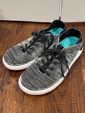 Reef Knit Sneakers in Black and Teal